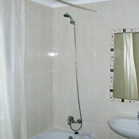 Charming With Shared Pool In 60 M² Appartement Albufeira