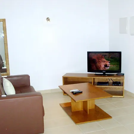 Charming With Shared Pool Apartment