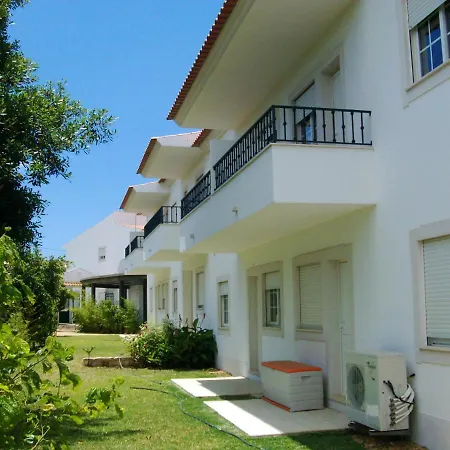 Charming With Shared Pool * Albufeira