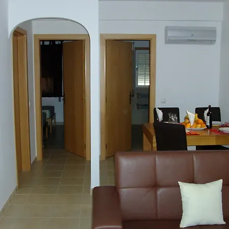 Charming With Shared Pool In - 60 M² Albufeira