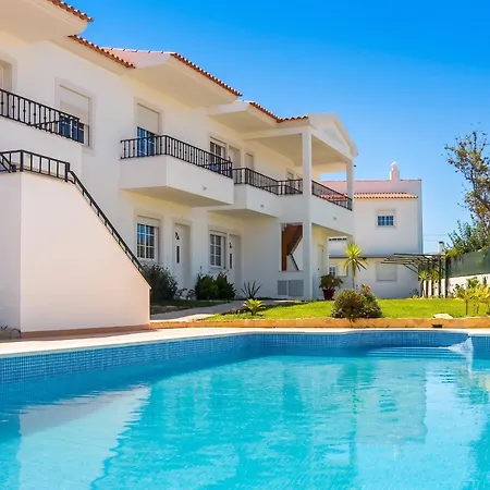 Charming With Shared Pool In - 60 M²