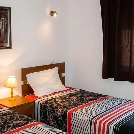 Charming With Shared Pool In - 60 M² * Albufeira